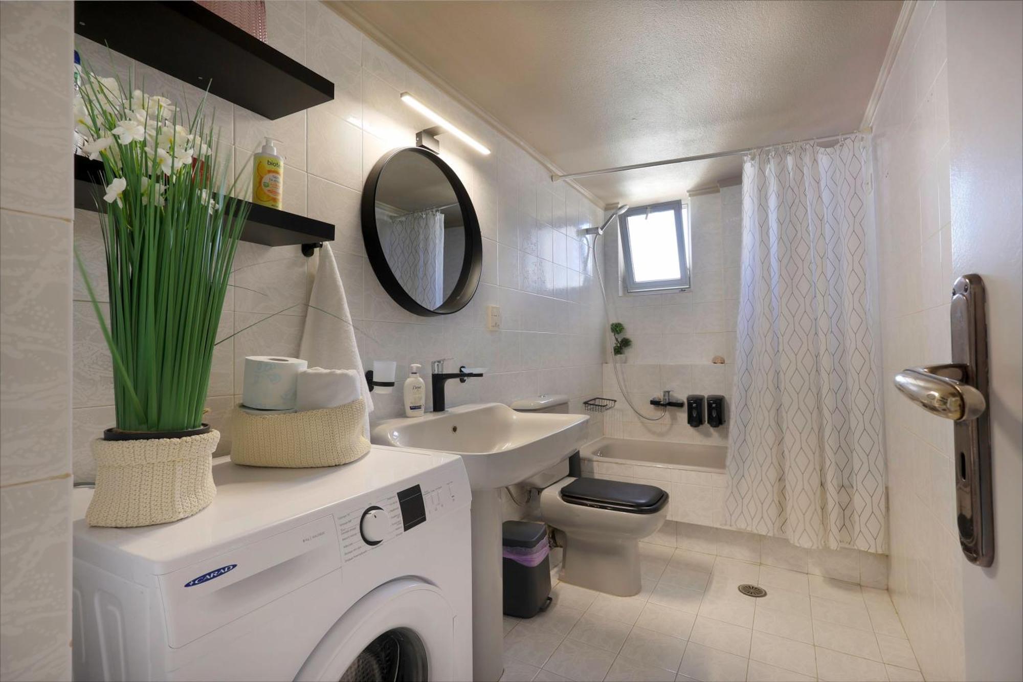 Renaissance City Apartment "By Checkin" Iraklion Buitenkant foto